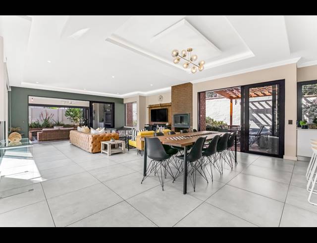 4 BEDROOM HOUSE FOR SALE IN HELDERFONTEIN ESTATE